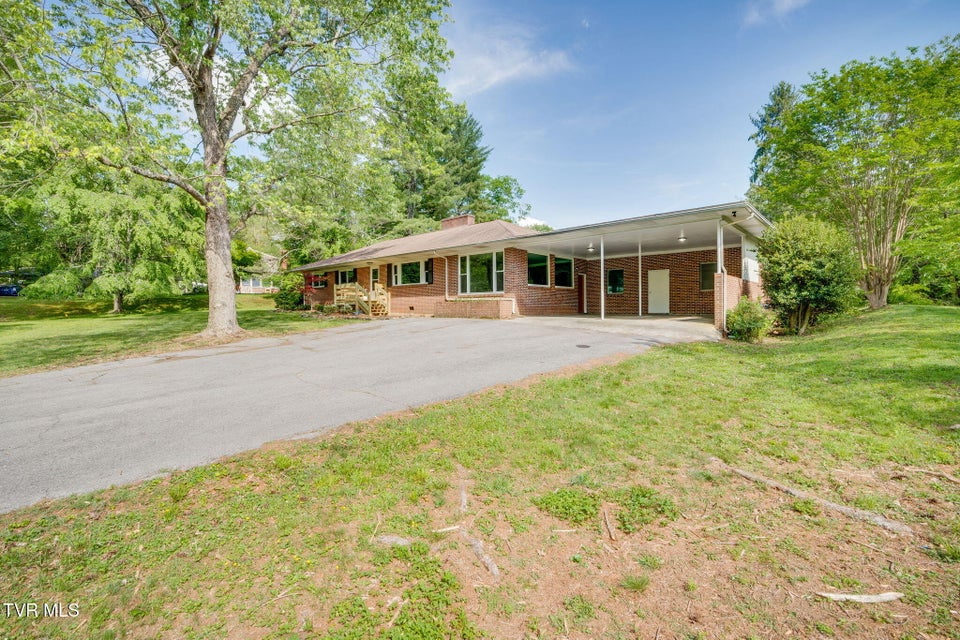 Photo #3: 625 Vance Drive