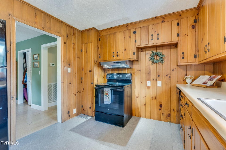 Photo #12: 625 Vance Drive
