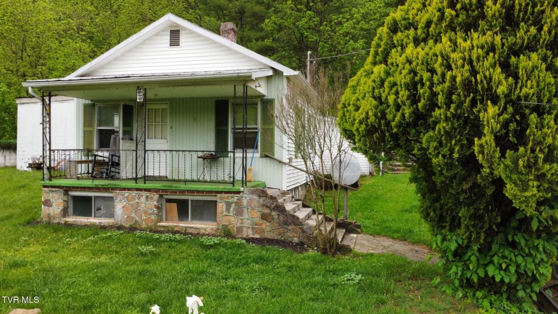 Photo #2: 1519 Main Street