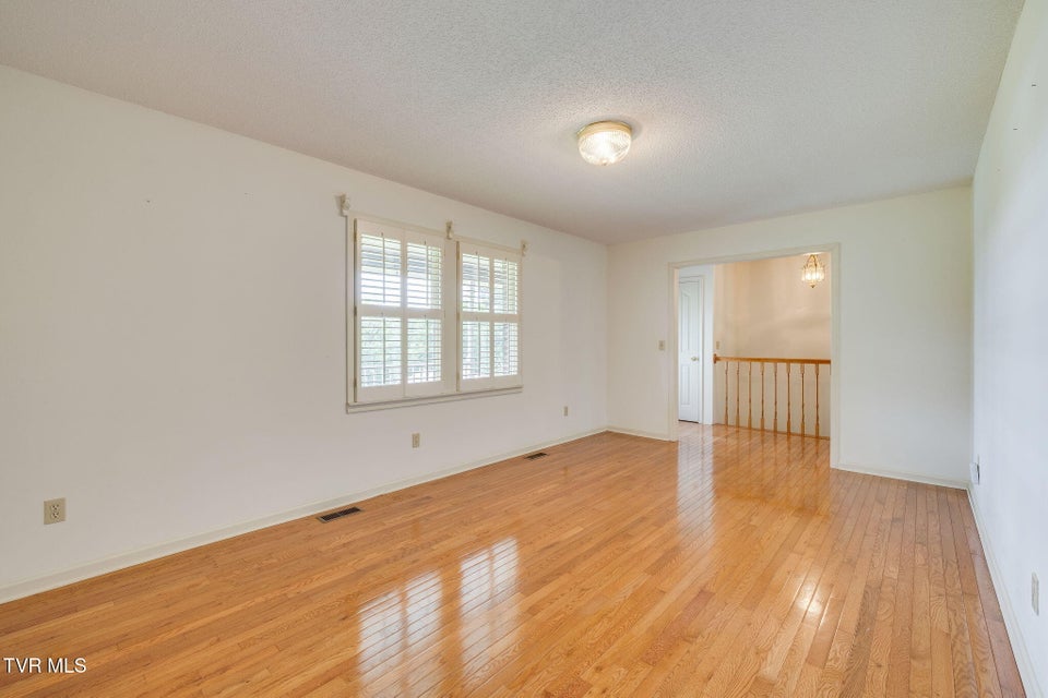 Photo #8: 2114 Bloomingdale Road
