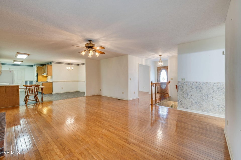 Photo #11: 2114 Bloomingdale Road
