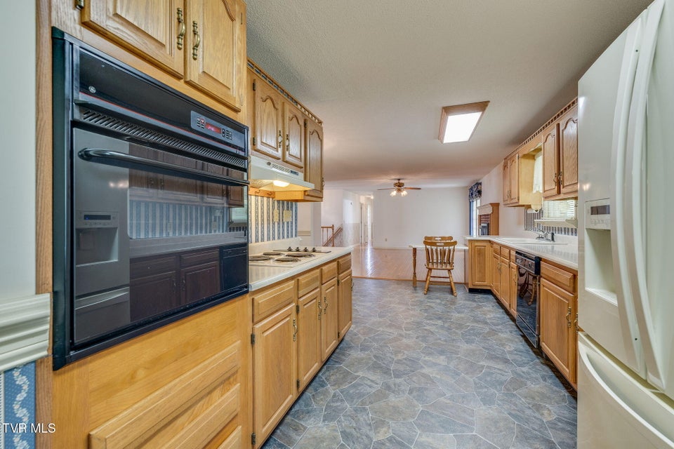 Photo #17: 2114 Bloomingdale Road