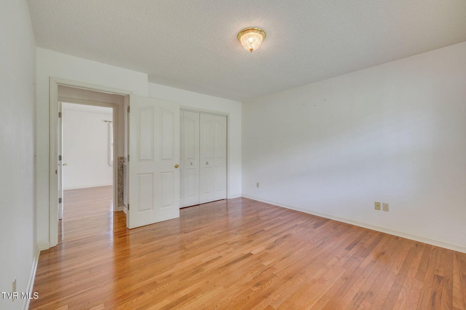 Photo #19: 2114 Bloomingdale Road