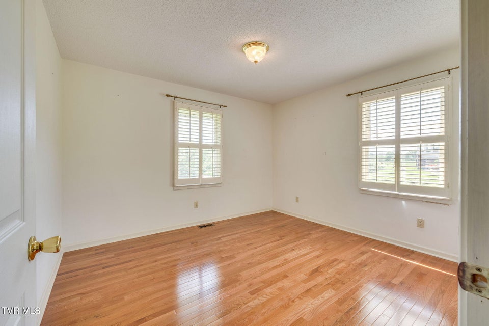 Photo #22: 2114 Bloomingdale Road