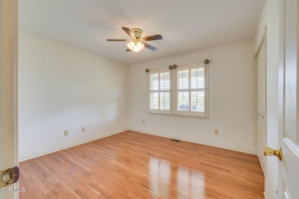 Photo #26: 2114 Bloomingdale Road