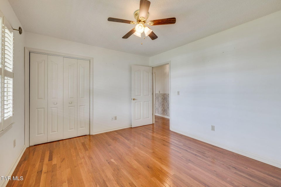 Photo #28: 2114 Bloomingdale Road