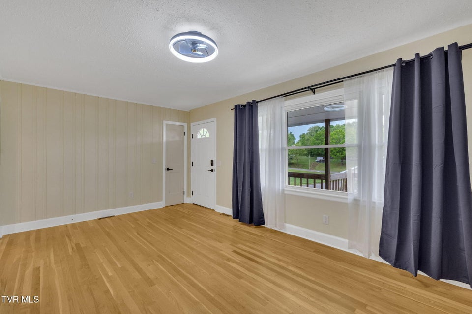 Photo #11: 270 Ruth St Sw