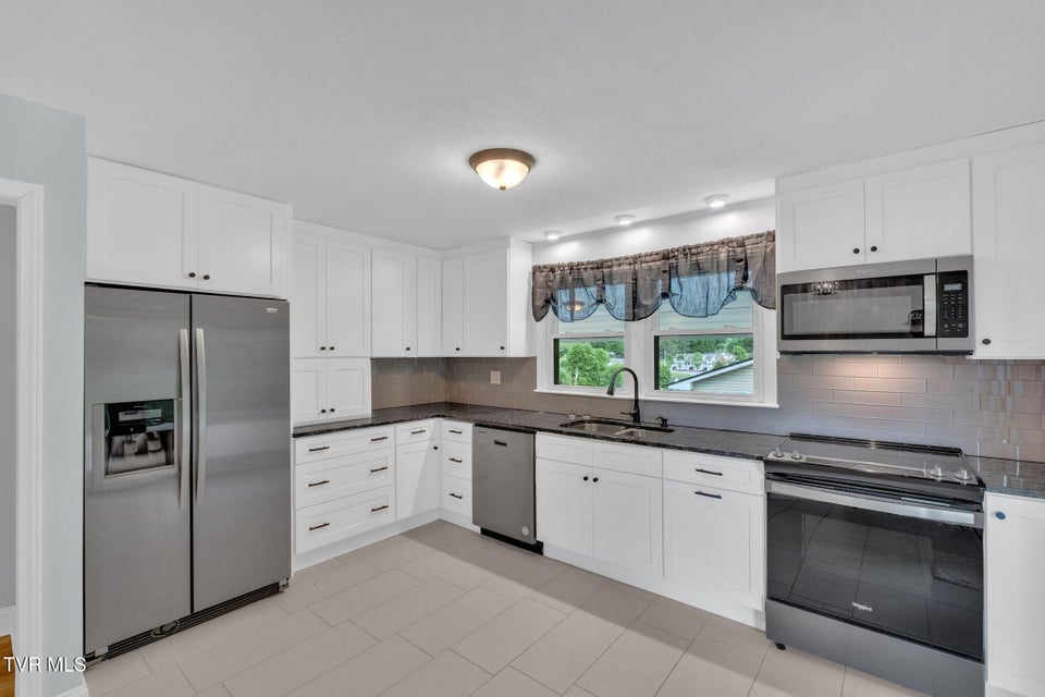 Photo #8: 270 Ruth St Sw