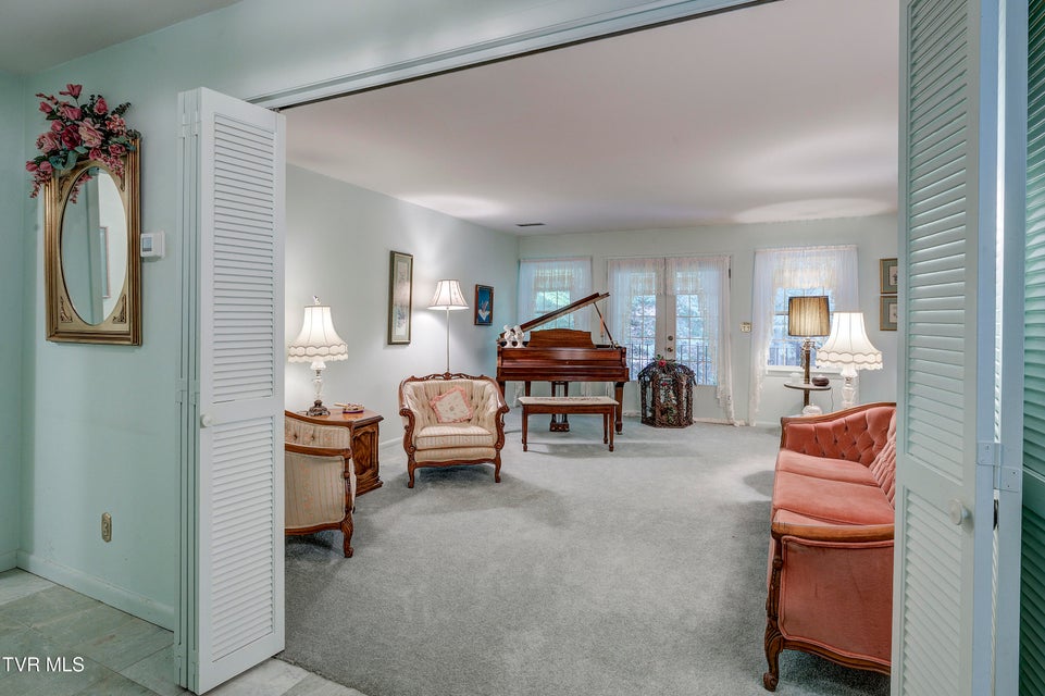 Photo #6: 600 Valley Avenue