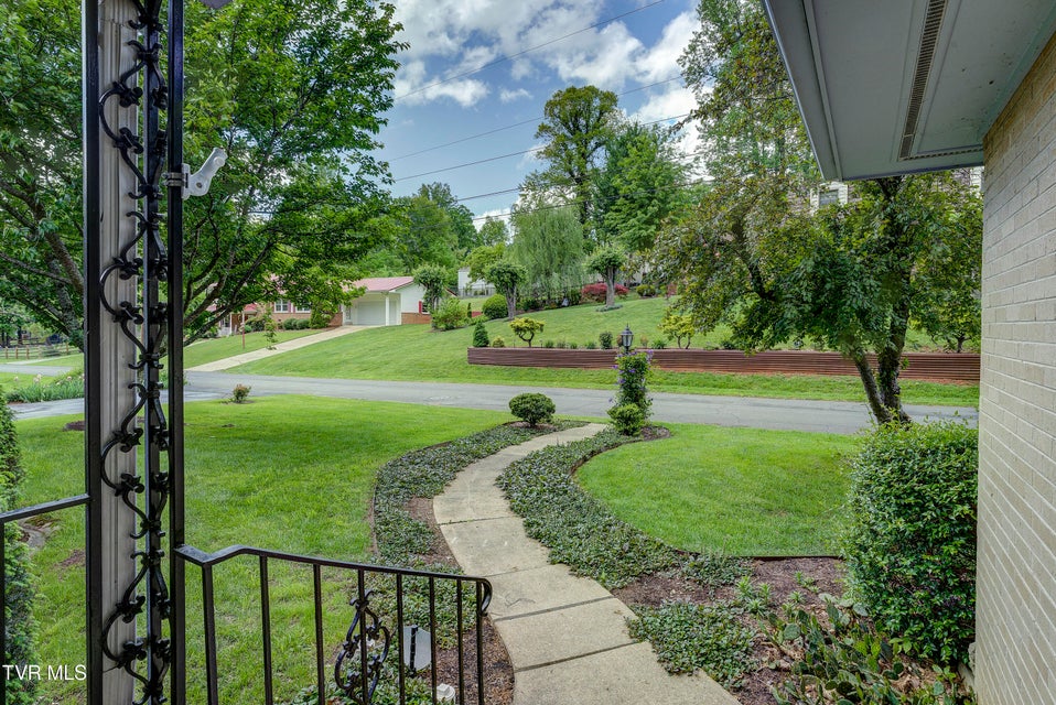 Photo #4: 600 Valley Avenue