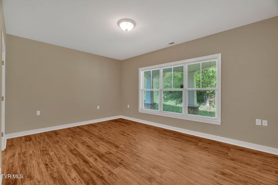 Photo #16: 211 University Parkway