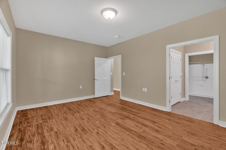 Photo #17: 211 University Parkway