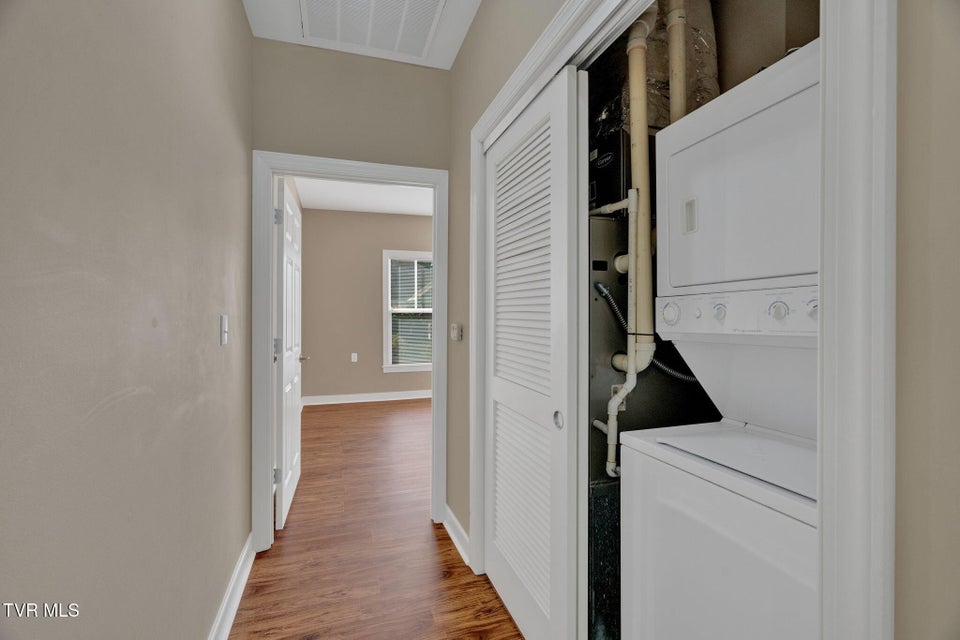 Photo #25: 211 University Parkway