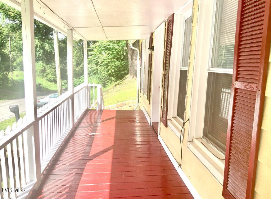 Photo #2: 19 Albemarle Street