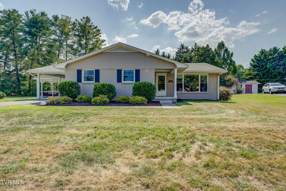 Photo #2: 2405 Larkspur Drive