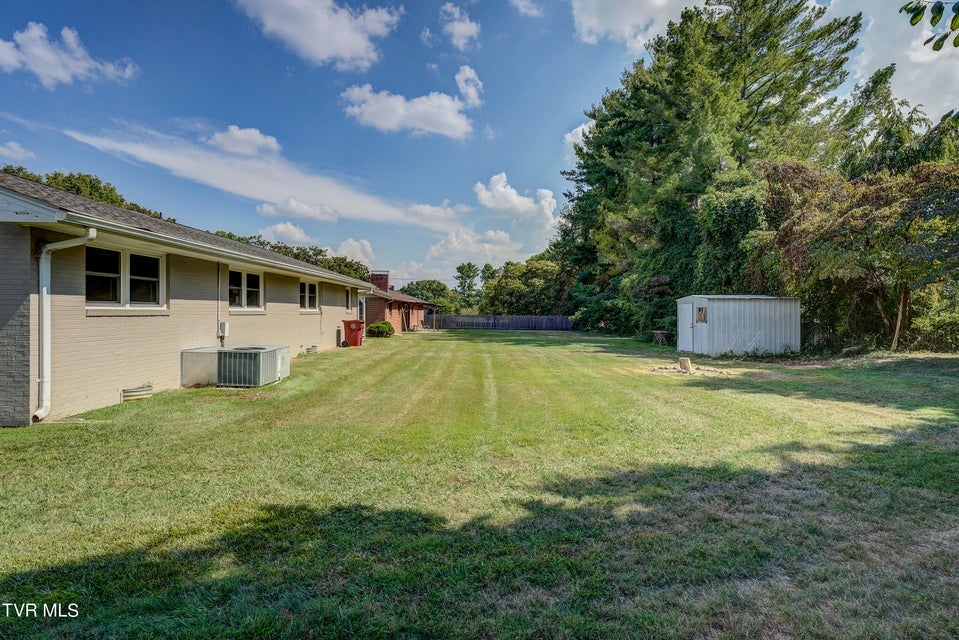 Photo #5: 2405 Larkspur Drive