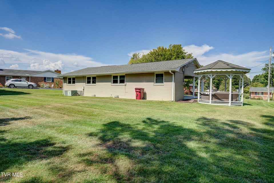 Photo #7: 2405 Larkspur Drive