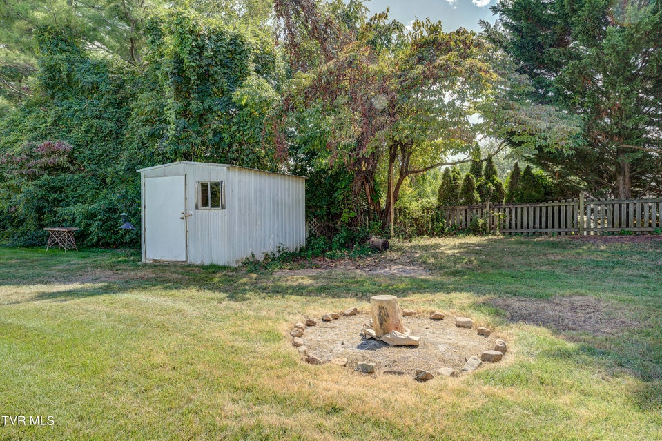 Photo #8: 2405 Larkspur Drive