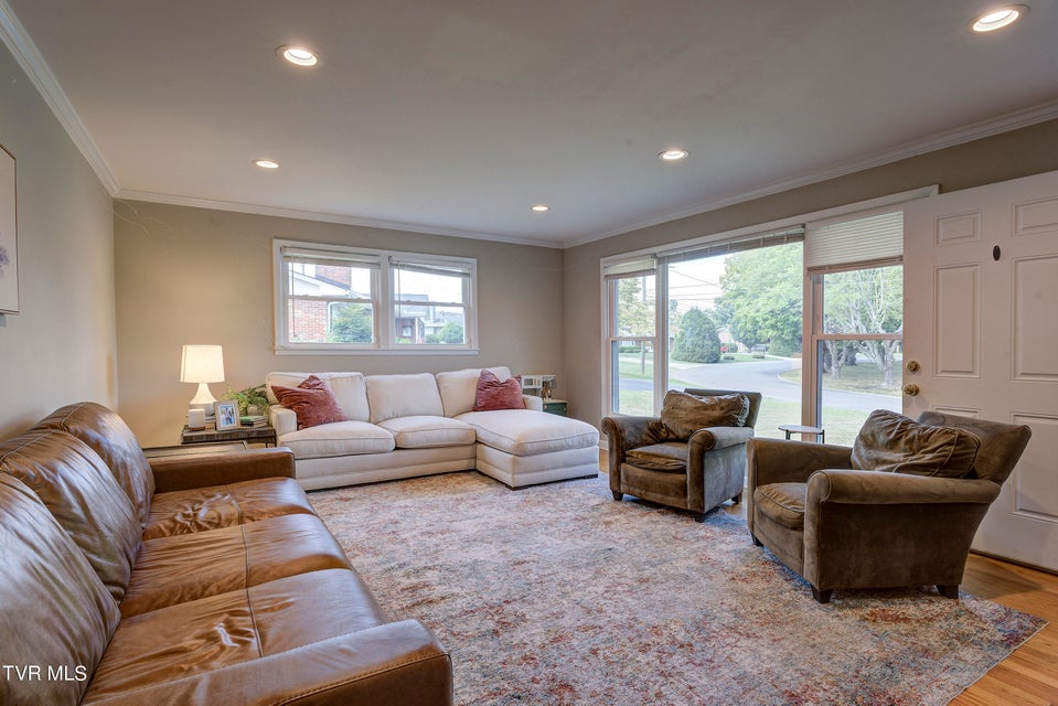 Photo #14: 2405 Larkspur Drive