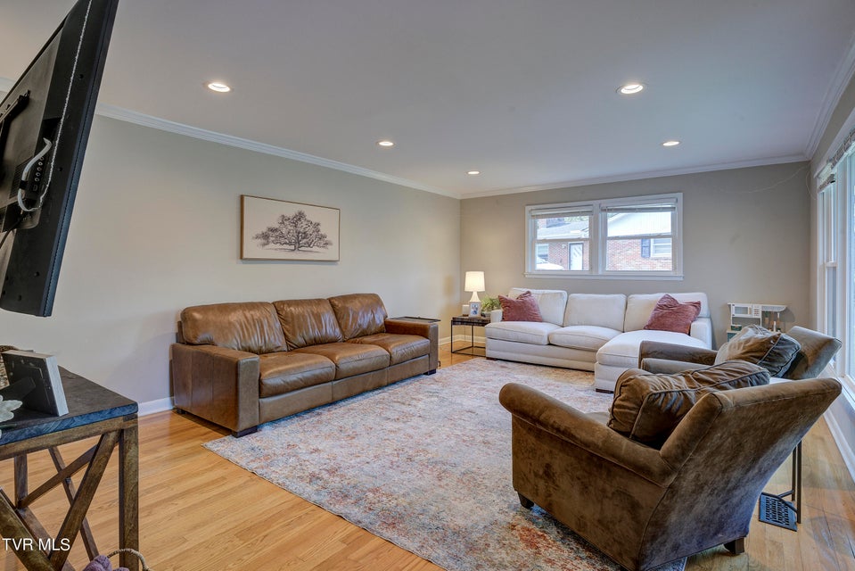 Photo #15: 2405 Larkspur Drive