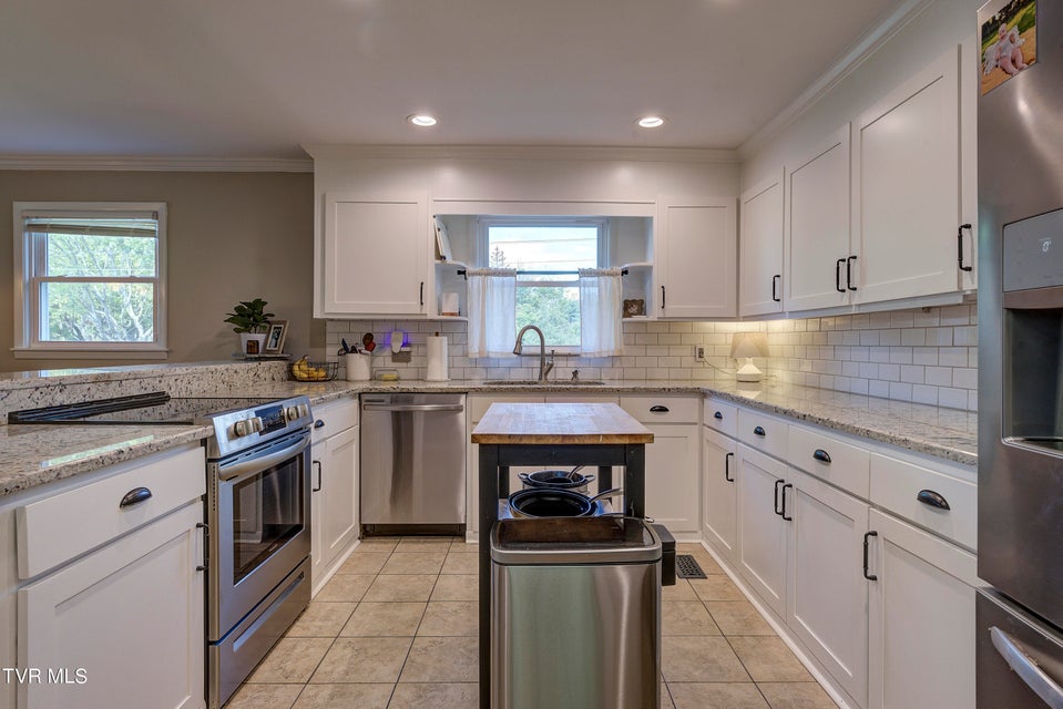 Photo #19: 2405 Larkspur Drive