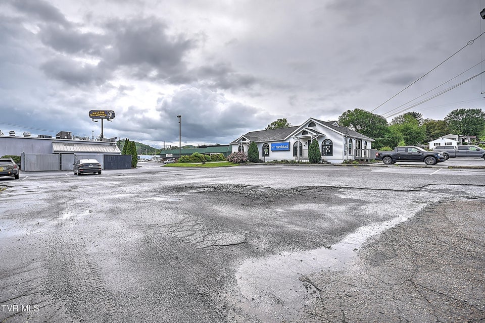 Photo #10: 2920 Dorothy Street And 207 W. Oakl Street