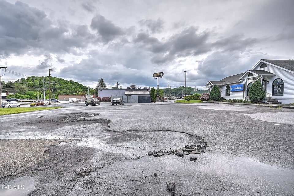 Photo #11: 2920 Dorothy Street And 207 W. Oakl Street
