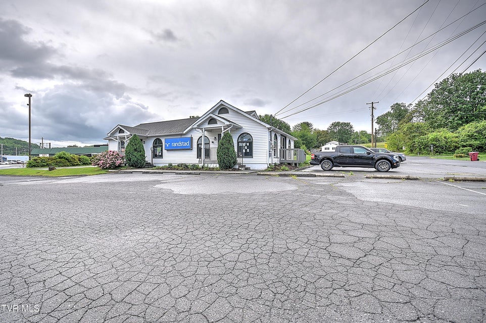 Photo #9: 2920 Dorothy Street And 207 W. Oakl Street