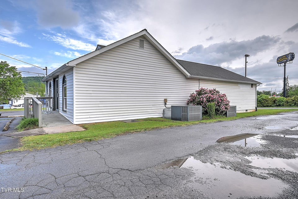 Photo #20: 2920 Dorothy Street And 207 W. Oakl Street