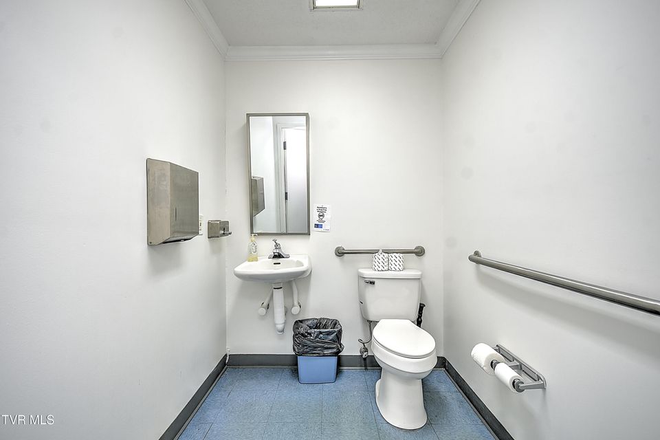 Photo #31: 2920 Dorothy Street And 207 W. Oakl Street