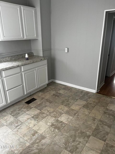 Photo #11: 19 Albemarle Street