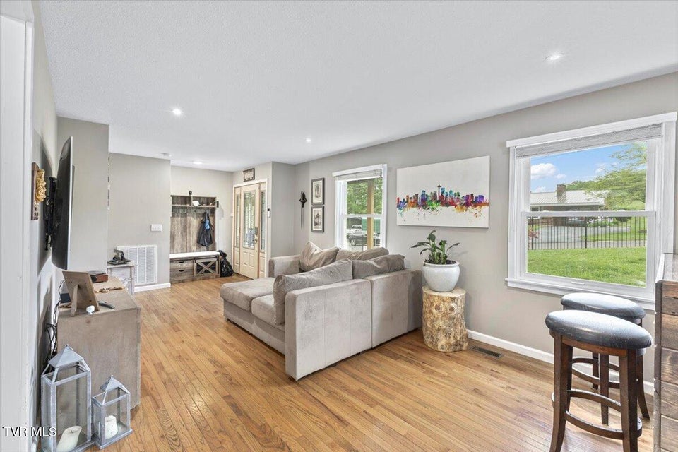 Photo #11: 8 Brooklawn Court