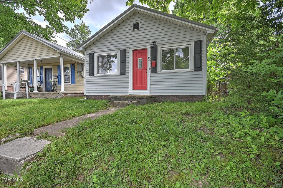 Photo #2: 921 Sevier Avenue
