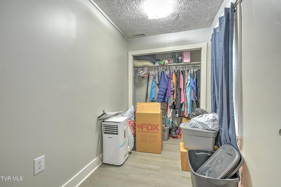 Photo #9: 921 Sevier Avenue