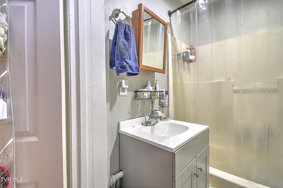 Photo #16: 921 Sevier Avenue