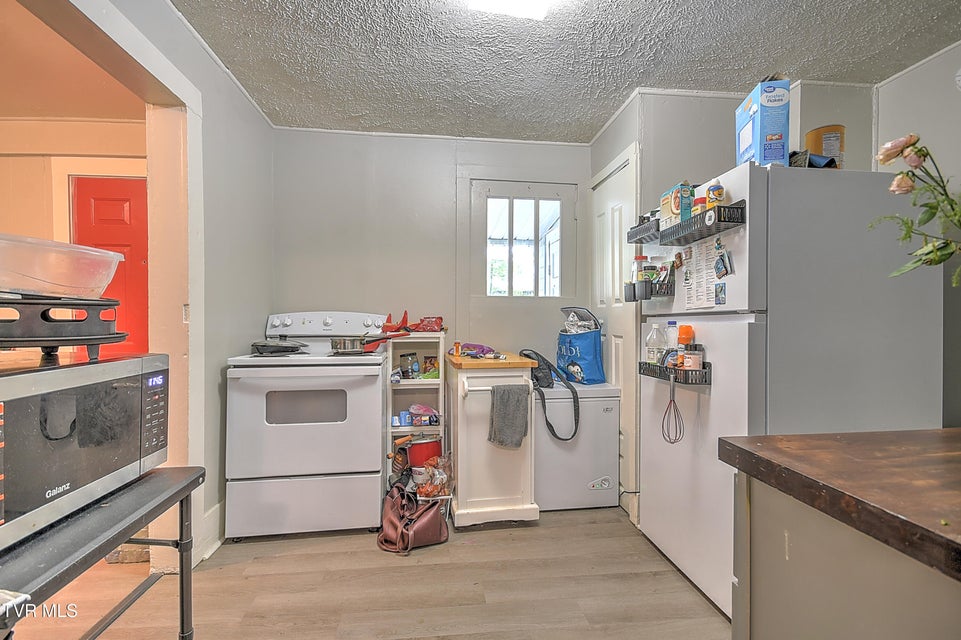 Photo #18: 921 Sevier Avenue
