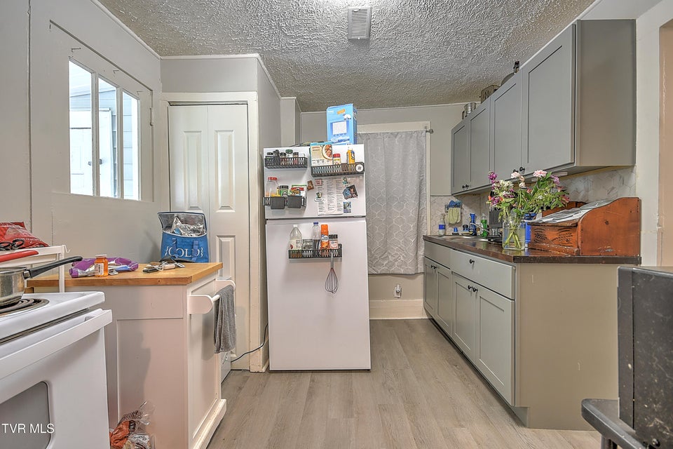 Photo #19: 921 Sevier Avenue