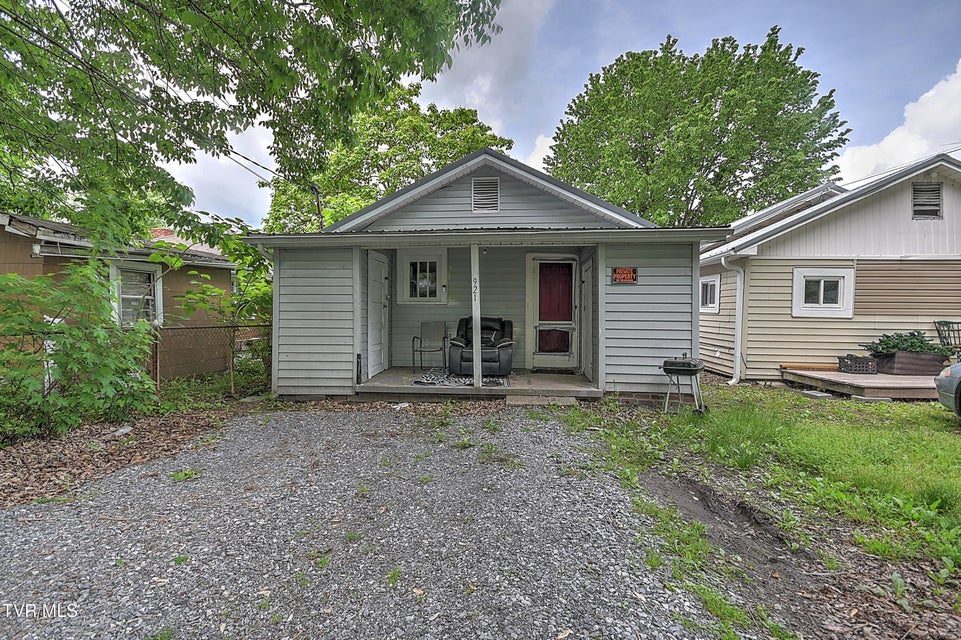 Photo #26: 921 Sevier Avenue