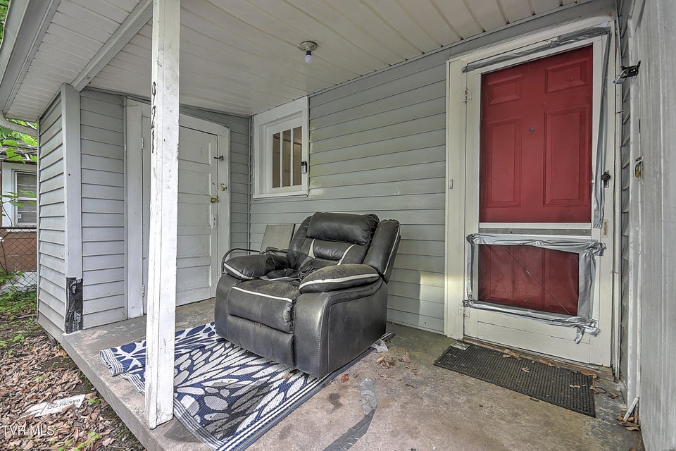 Photo #27: 921 Sevier Avenue