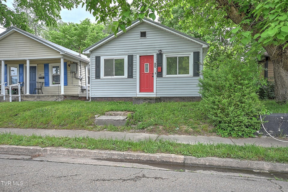 Photo #29: 921 Sevier Avenue