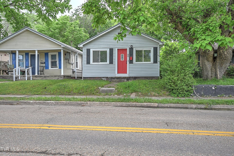 Photo #30: 921 Sevier Avenue