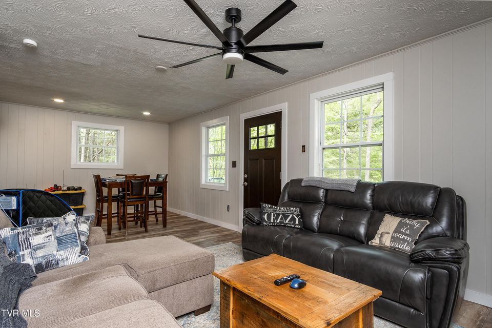 Photo #4: 388 Crestwood Drive