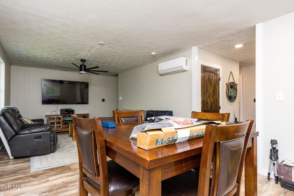 Photo #6: 388 Crestwood Drive