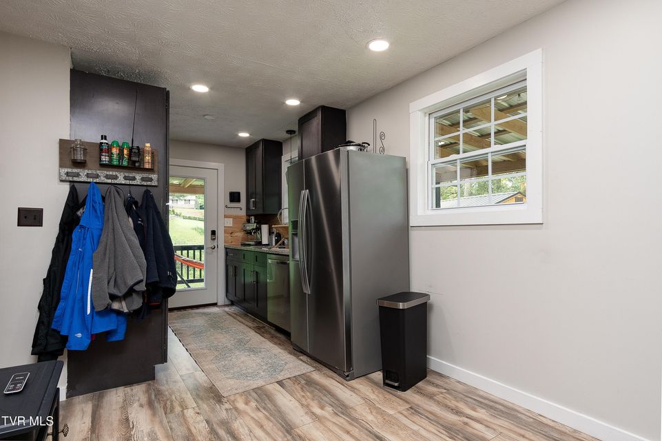 Photo #7: 388 Crestwood Drive