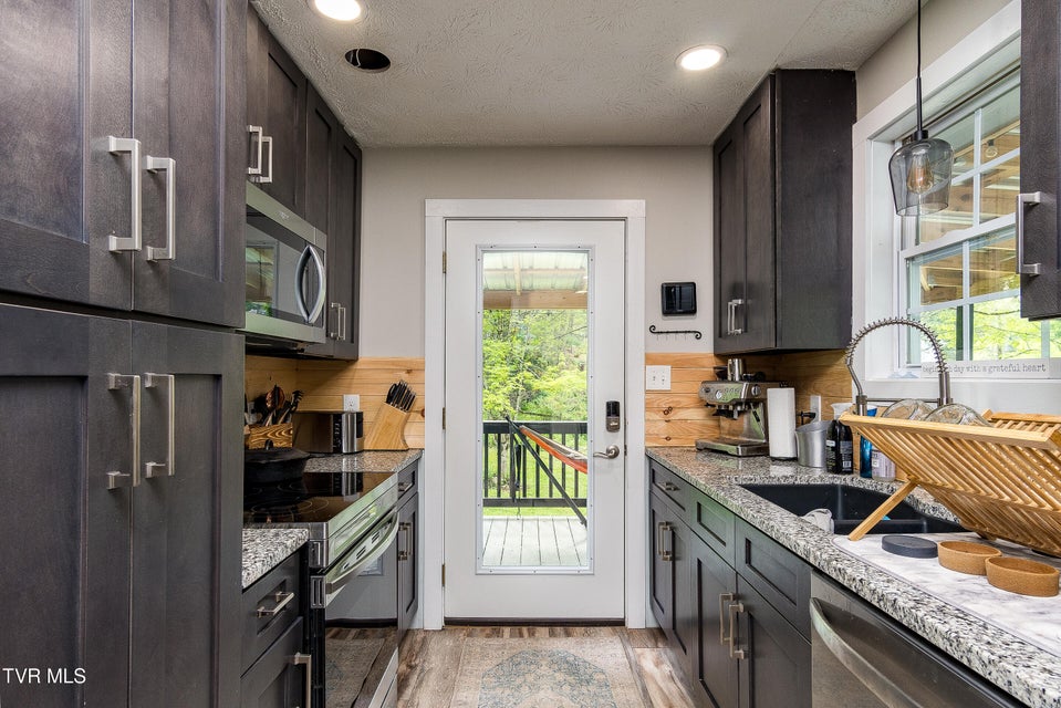 Photo #9: 388 Crestwood Drive