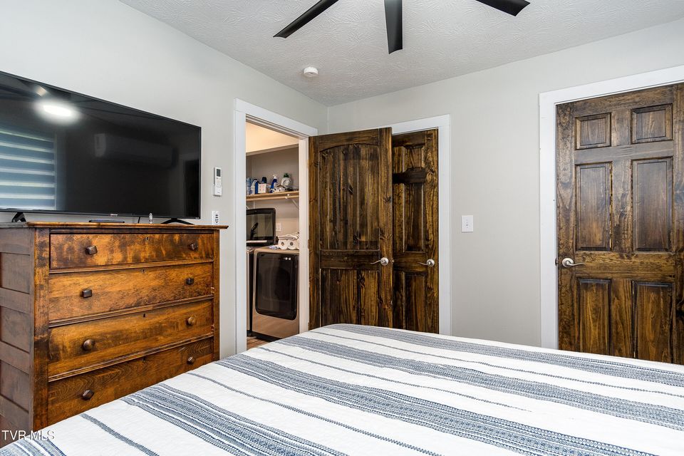 Photo #16: 388 Crestwood Drive