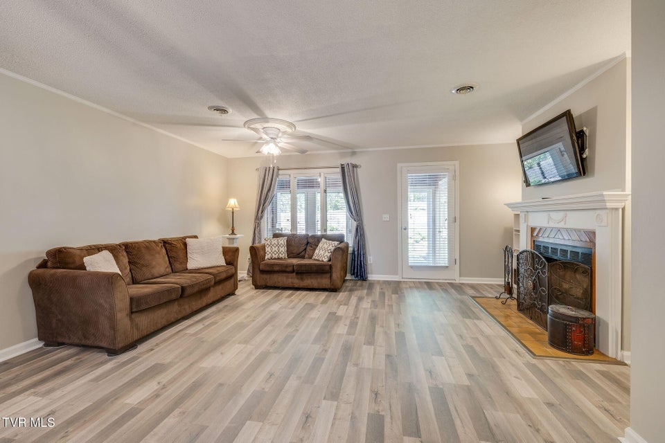 Photo #13: 1127 Timbers East