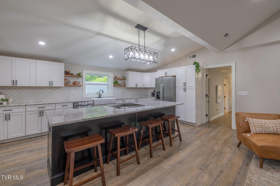 Photo #10: 2912 Walnut Street