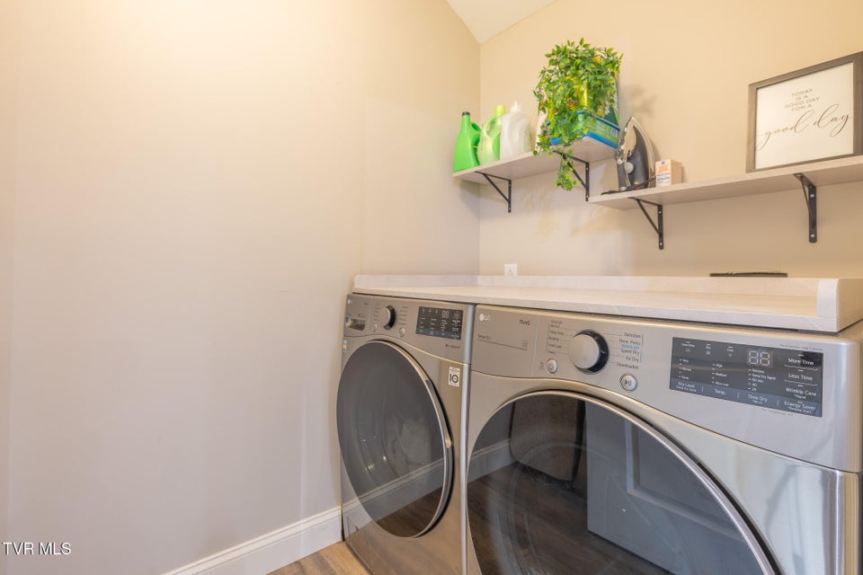 Photo #9: 2912 Walnut Street