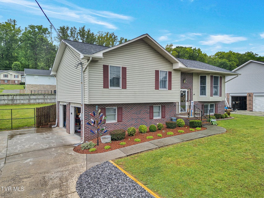 Photo #3: 222 Grandview Street